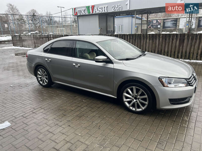 Седан Volkswagen Passat 2012 в Львові