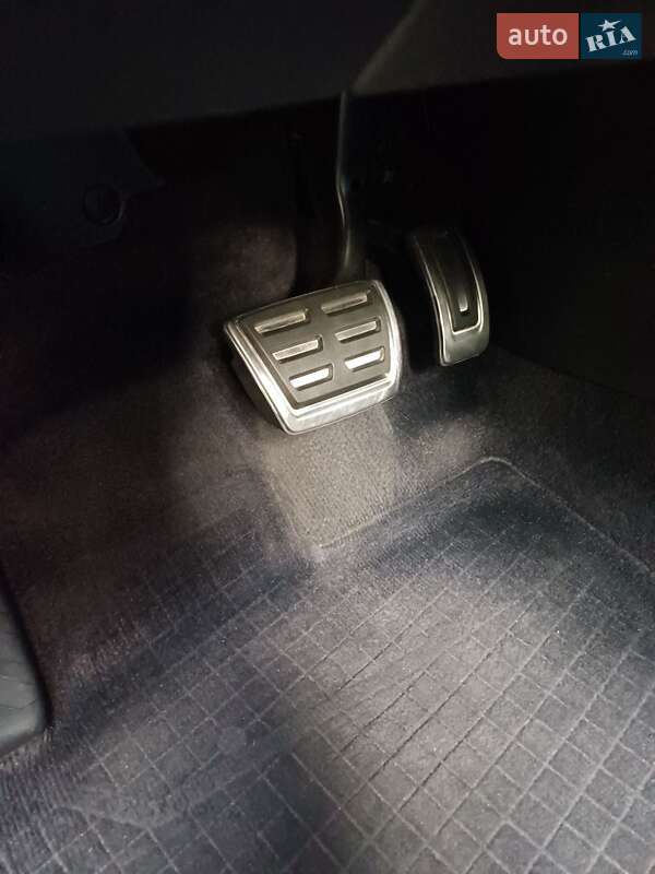 Седан Volkswagen Passat 2018 в Чернівцях