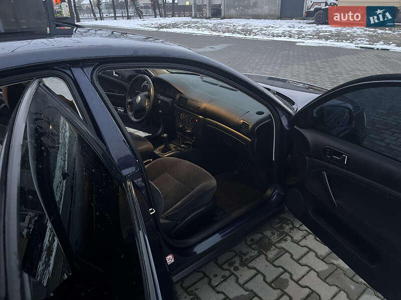 Седан Volkswagen Passat 1997 в Ходорове