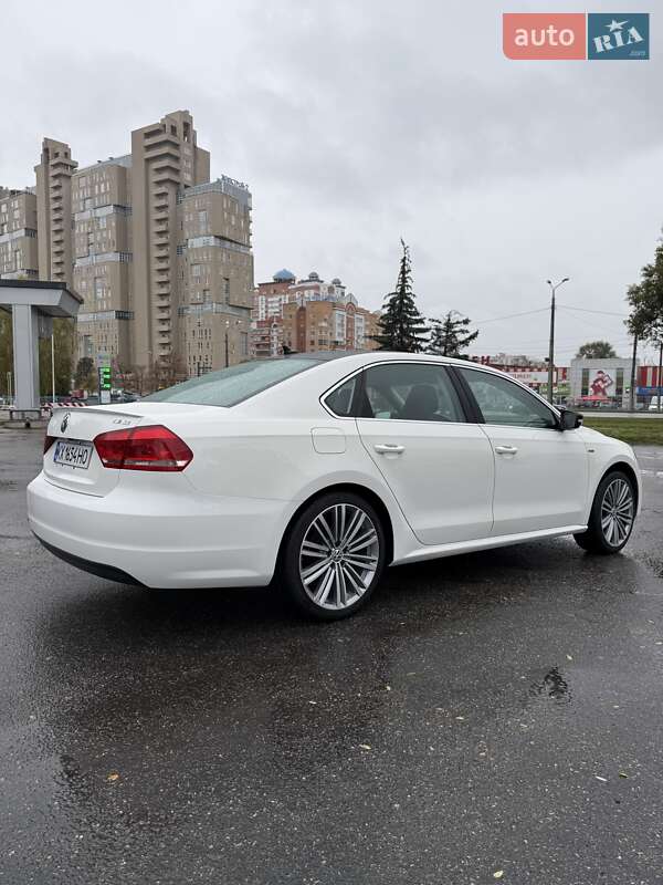 Седан Volkswagen Passat 2014 в Харкові