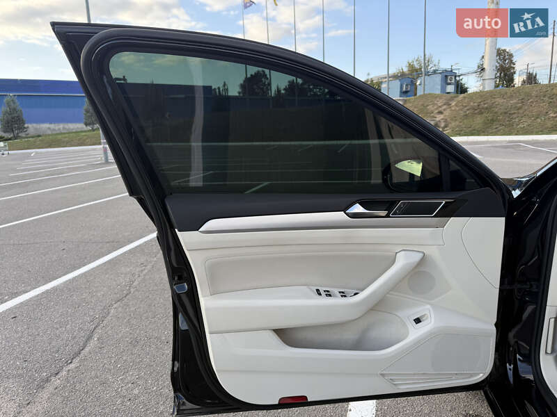Універсал Volkswagen Passat 2018 в Вінниці