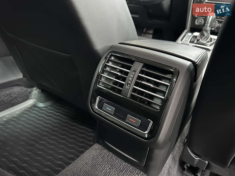 Универсал Volkswagen Passat 2017 в Львове