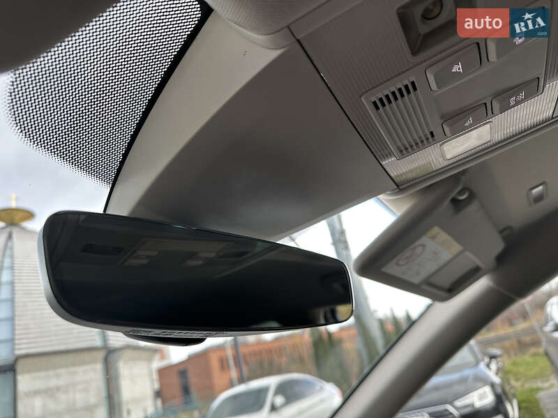 Универсал Volkswagen Passat 2017 в Львове