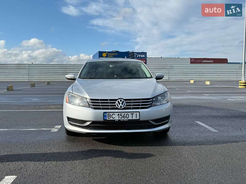Седан Volkswagen Passat 2012 в Львове