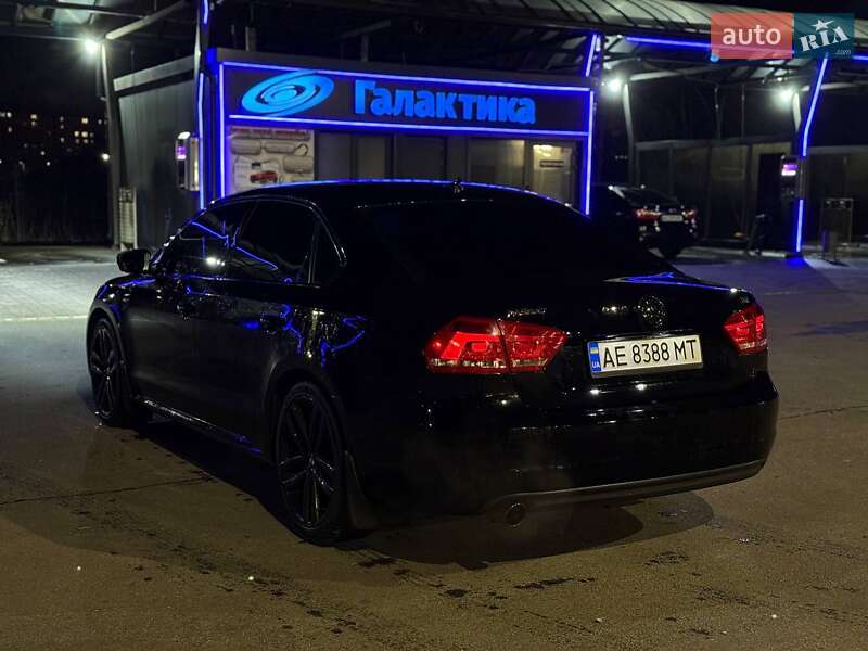 Седан Volkswagen Passat 2015 в Днепре