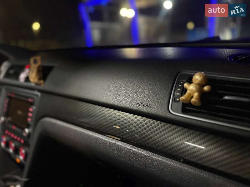 Седан Volkswagen Passat 2015 в Днепре