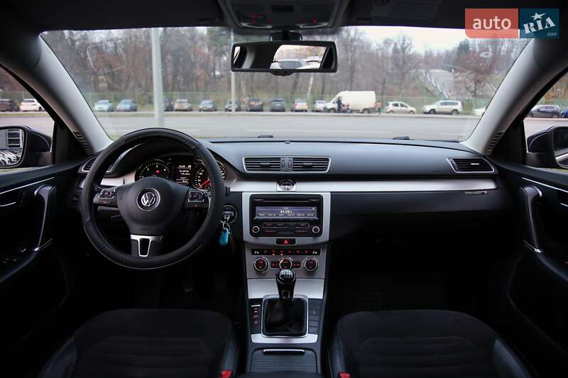 Универсал Volkswagen Passat 2013 в Харькове