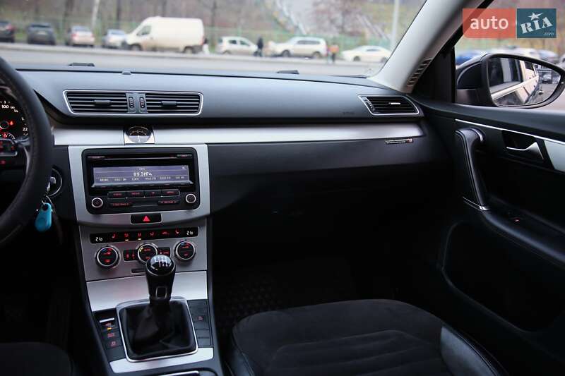 Универсал Volkswagen Passat 2013 в Харькове