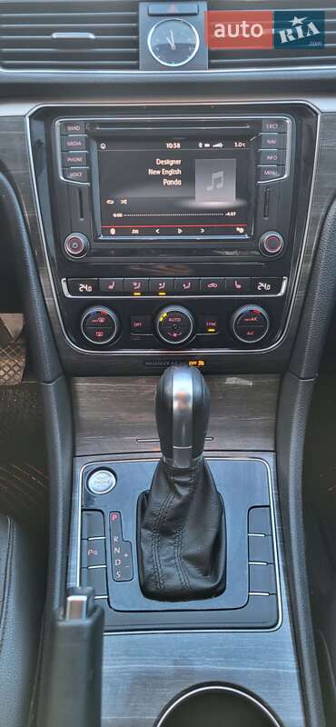 Седан Volkswagen Passat 2016 в Кропивницком