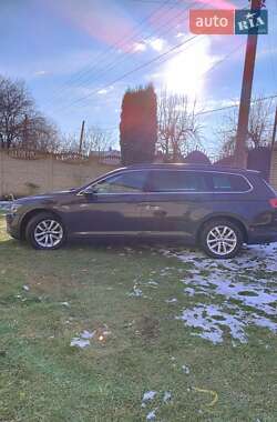 Універсал Volkswagen Passat 2021 в Дубні