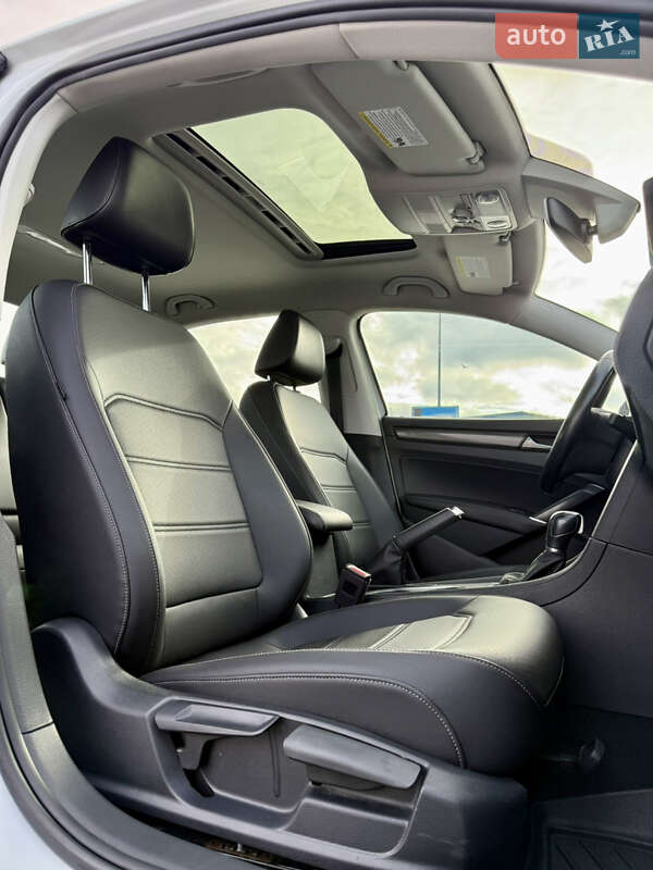 Седан Volkswagen Passat 2020 в Киеве фото 21 Седан Volkswagen Passat 2020 в Киеве