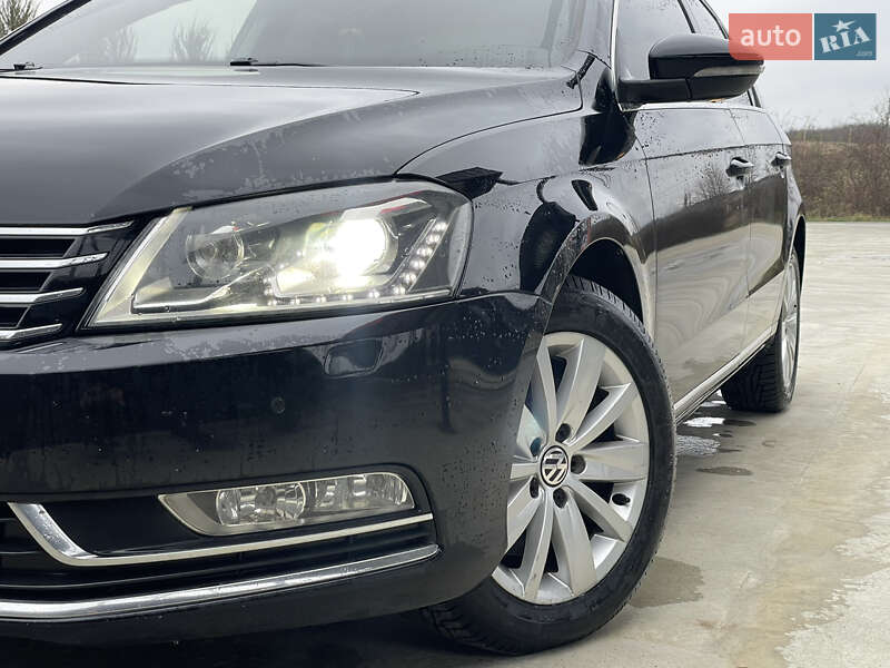 Седан Volkswagen Passat 2011 в Ужгороді