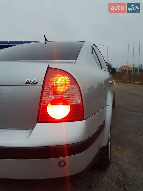 Седан Volkswagen Passat 2001 в Мене