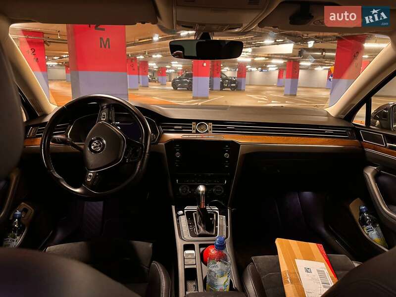 Универсал Volkswagen Passat 2018 в Киеве