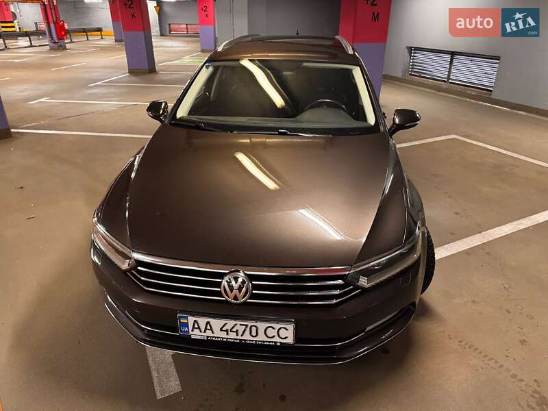 Универсал Volkswagen Passat 2018 в Киеве