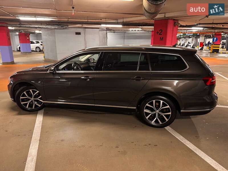 Универсал Volkswagen Passat 2018 в Киеве