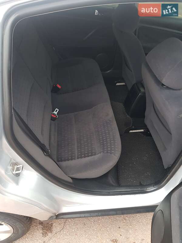 Седан Volkswagen Passat 2001 в Мене