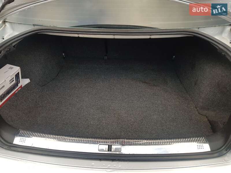 Седан Volkswagen Passat 2001 в Мене