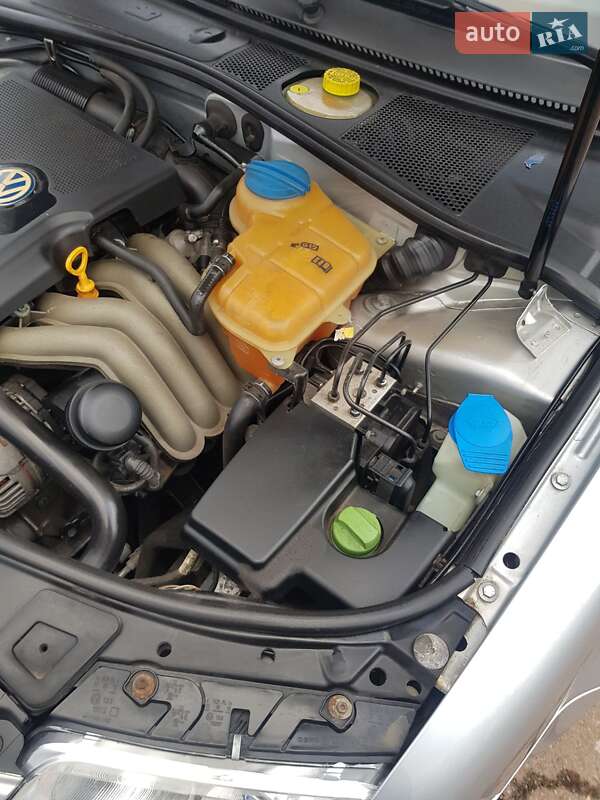 Седан Volkswagen Passat 2001 в Мене