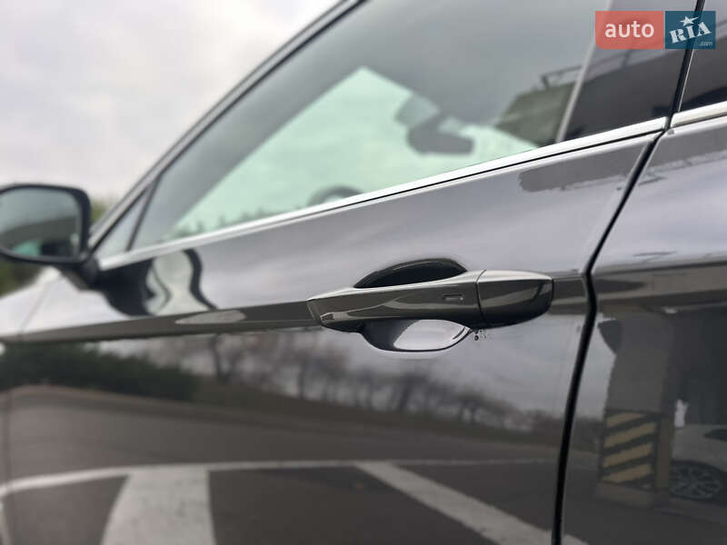 Седан Volkswagen Passat 2018 в Киеве