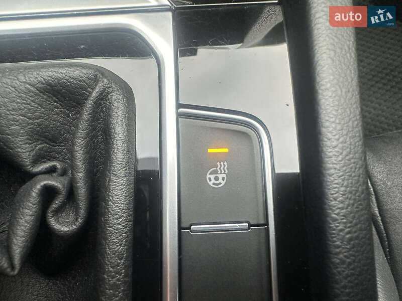 Седан Volkswagen Passat 2018 в Киеве