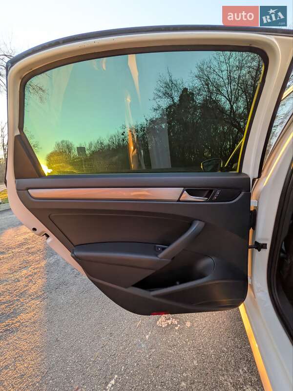 Седан Volkswagen Passat 2015 в Полтаве
