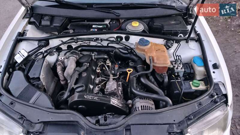 Седан Volkswagen Passat 1999 в Києві