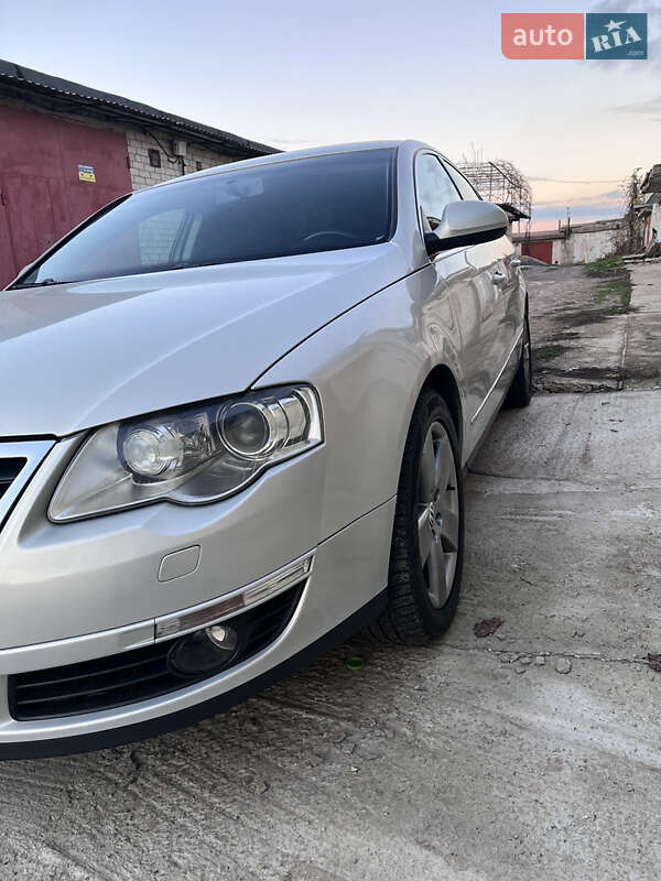 Седан Volkswagen Passat 2010 в Южноукраинске