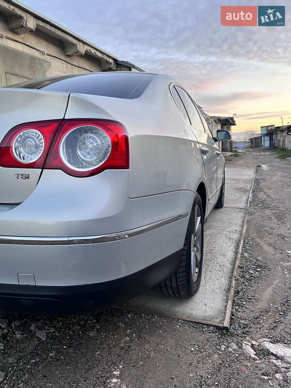 Седан Volkswagen Passat 2010 в Южноукраинске