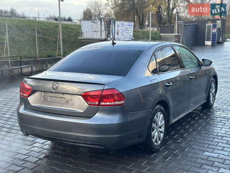 Седан Volkswagen Passat 2012 в Днепре