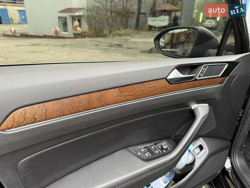 Седан Volkswagen Passat 2018 в Киеве фото 7 Седан Volkswagen Passat 2018 в Киеве