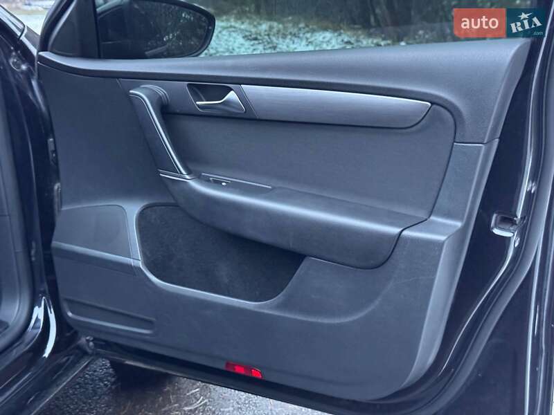 Универсал Volkswagen Passat 2011 в Южноукраинске