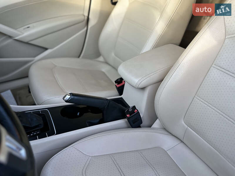 Седан Volkswagen Passat 2014 в Шептицькому фото 40 Седан Volkswagen Passat 2014 в Шептицькому