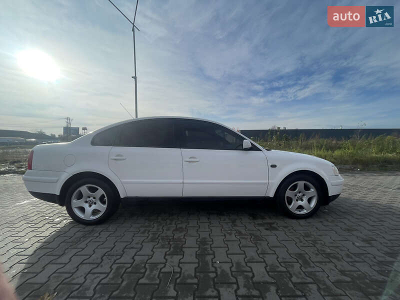 Седан Volkswagen Passat 1999 в Києві