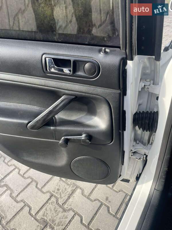 Седан Volkswagen Passat 1999 в Києві