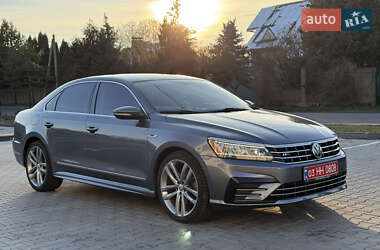 Седан Volkswagen Passat 2017 в Луцьку