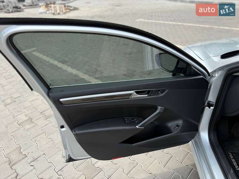 Седан Volkswagen Passat 2016 в Кривом Роге