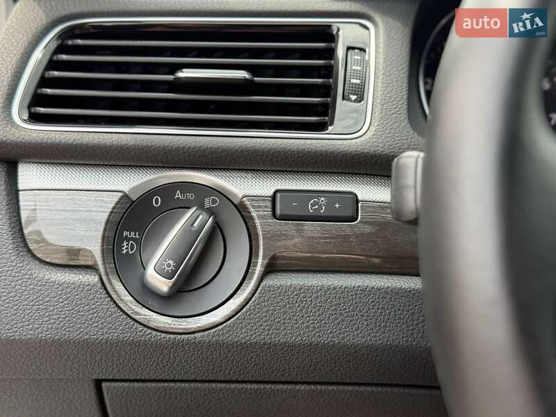 Седан Volkswagen Passat 2016 в Кривом Роге
