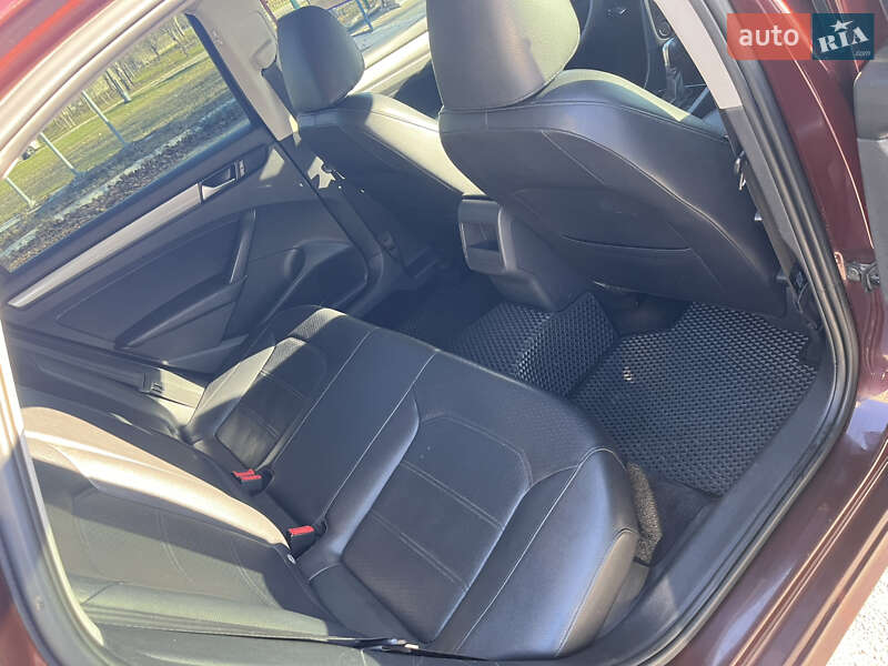 Седан Volkswagen Passat 2014 в Запорожье
