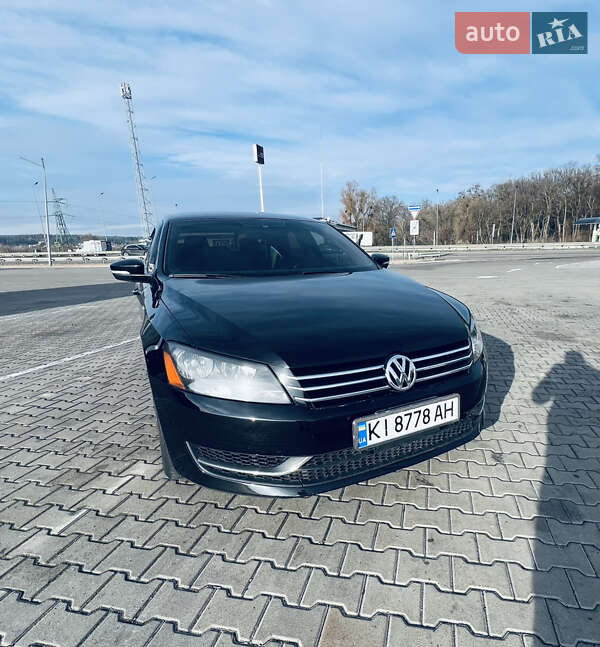 Седан Volkswagen Passat 2013 в Киеве