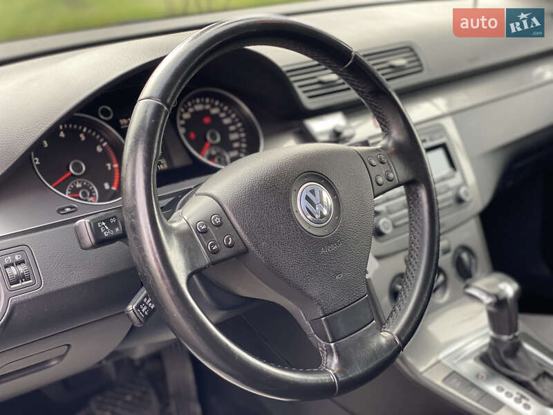 Седан Volkswagen Passat 2009 в Староконстантинове