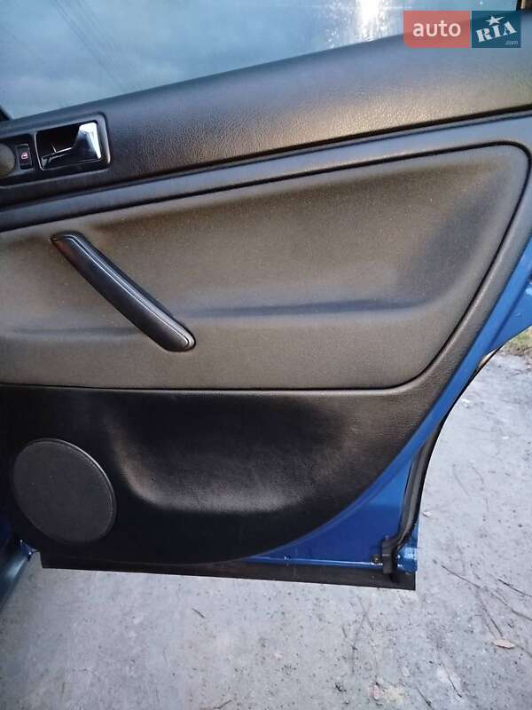 Универсал Volkswagen Passat 2003 в Житомире