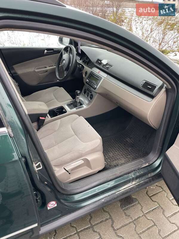 Универсал Volkswagen Passat 2006 в Яворове