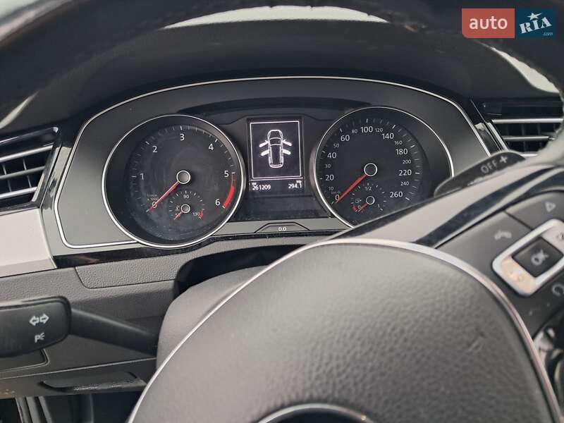 Универсал Volkswagen Passat 2018 в Нововолынске