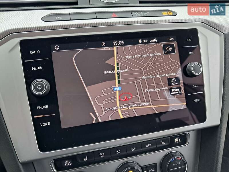 Универсал Volkswagen Passat 2018 в Нововолынске