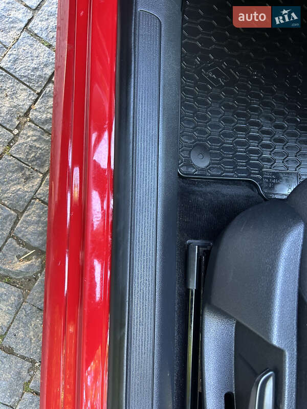 Седан Volkswagen Passat 2013 в Черновцах