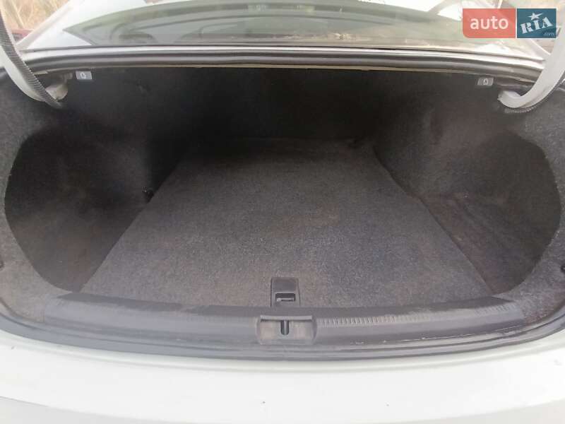 Седан Volkswagen Passat 2016 в Киеве