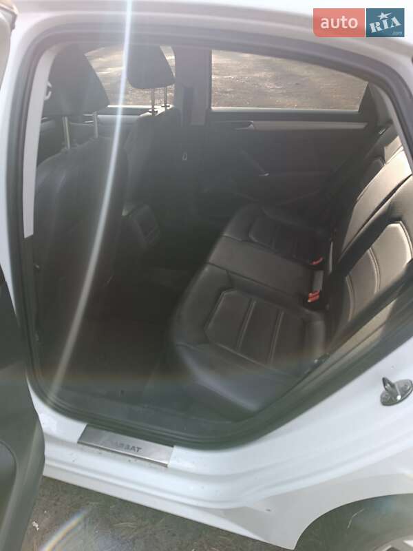 Седан Volkswagen Passat 2016 в Киеве