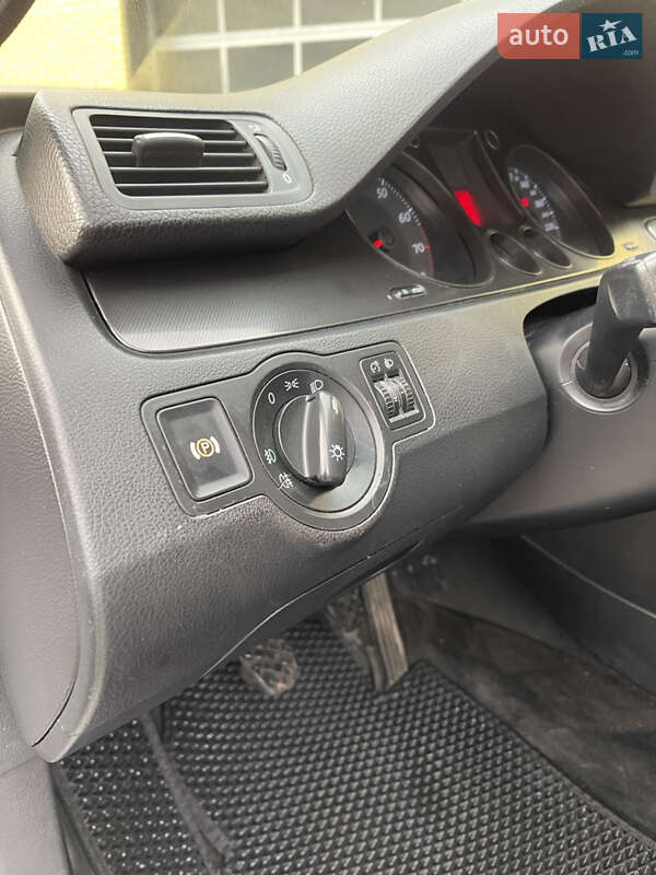 Седан Volkswagen Passat 2007 в Харкові