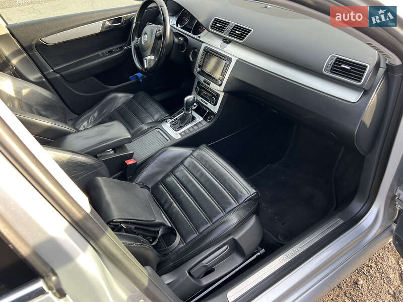 Универсал Volkswagen Passat 2011 в Киеве